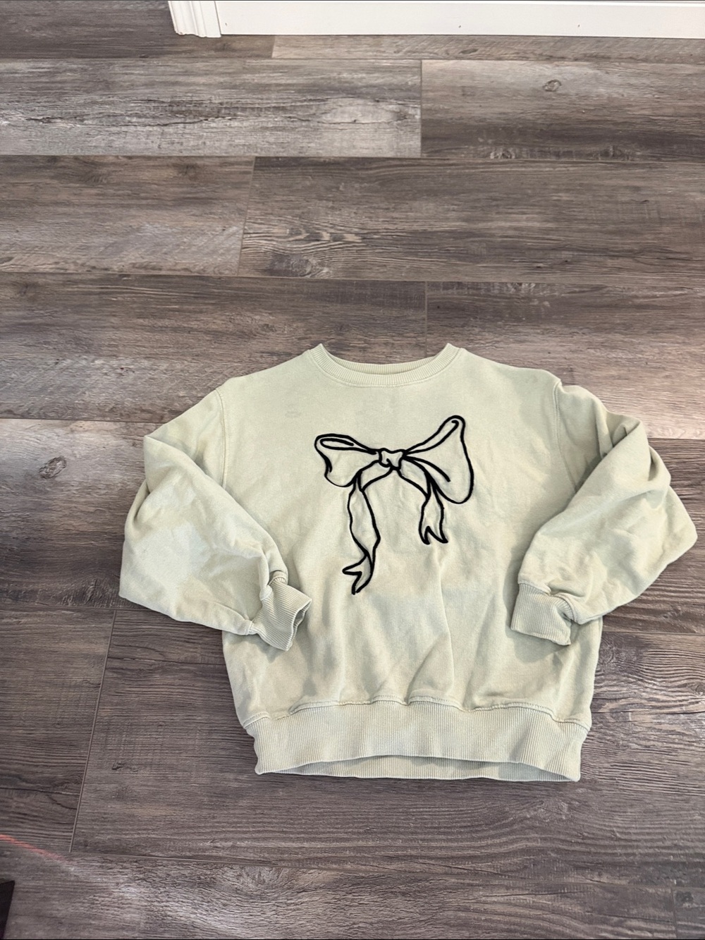 Zara Bow-Embroidered Crewneck Sweater - Light Sage